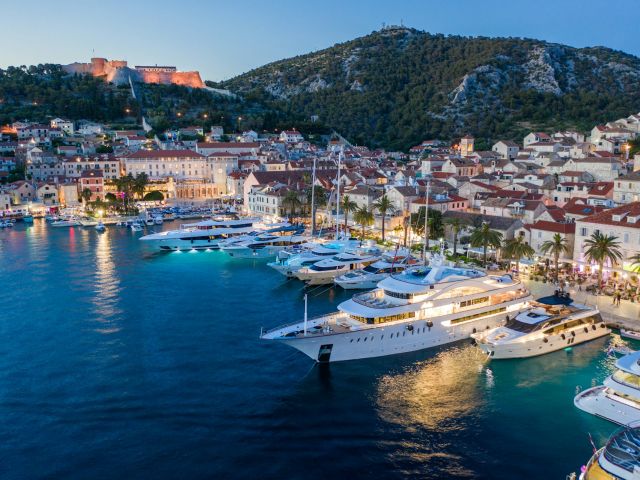 Does marine insurance cover the lack of payment and the incorrect delivery?
