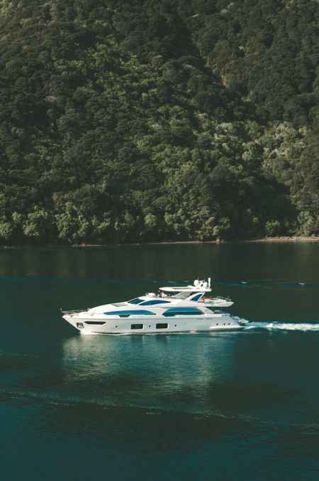 Collision in Cannes Bay: Application of COLREGs